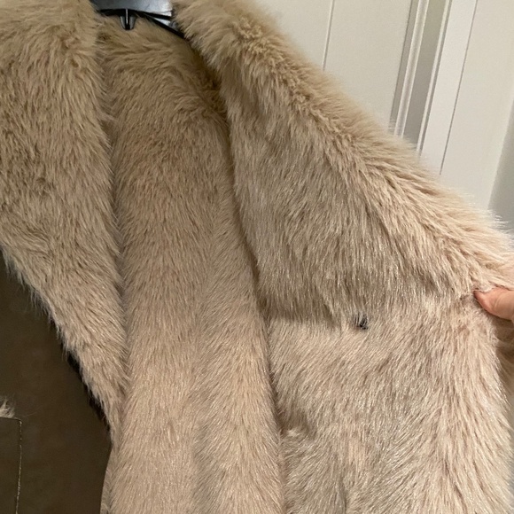 Faux Fur Double-Faced, Reversible Coat - Colour Mink - Picture 4 of 5